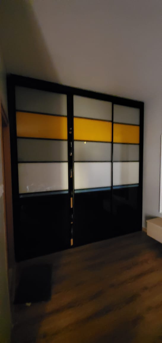 best-lacquer-glass-dealers-manufactuers-in-gurgaon-gurugram-best-lacquer-glass-designs-in-gurgaon-india